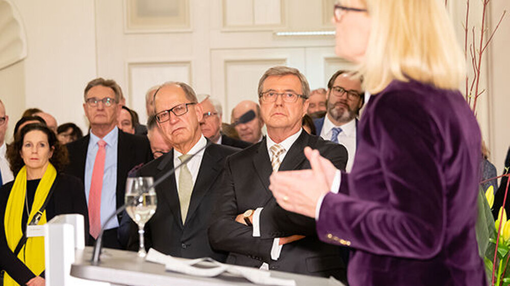BZÄK-Präsident Dr. Peter Engel und KZBV-Vorsitzender Dr. Wolfgang Eßer warnten unisono noch einmal vor den Gefahren eines ungebremsten Zutritts von Fremdinvestoren in die zahnmedizinische Versorgung. Die Lösungsvorschläge der Zahnärzteschaft seien e