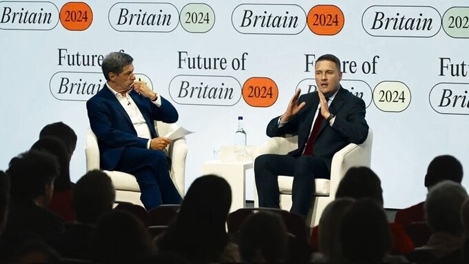 Wes Streeting (r.) im Talk bei Guardian News