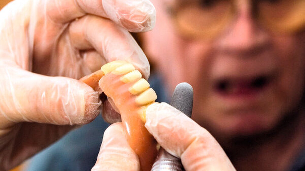 Bei der Kooperation zwischen Zahnärzten und Pflegeeinrichtungen ist zwar schon viel erreicht – es gibt aber noch großen Handlungsbedarf. | Bei der Kooperation zwischen Zahnärzten und Pflegeeinrichtungen ist zwar schon viel erreicht – es gibt aber noch großen Handlungsbedarf. |