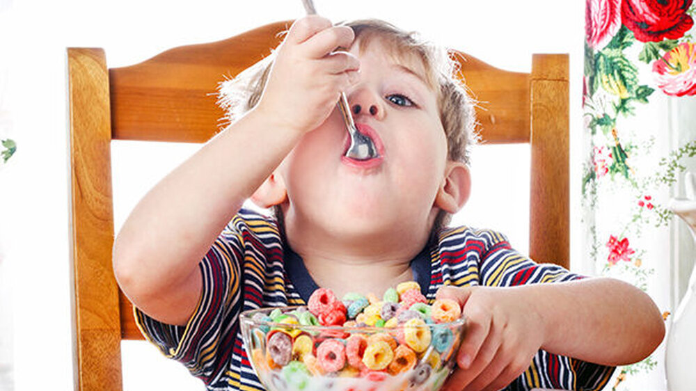 AOK, BVKJ und DDG sprechen sich erneut für ein gesetzlich verankertes Werbeverbot für überzuckerte und hochkalorische Kinderlebensmittel aus.