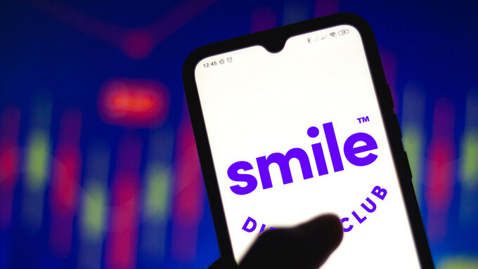 January 8, 2021, Brazil. In this photo illustration the SmileDirectClub logo seen displayed on a smartphone. SmileDirectClub