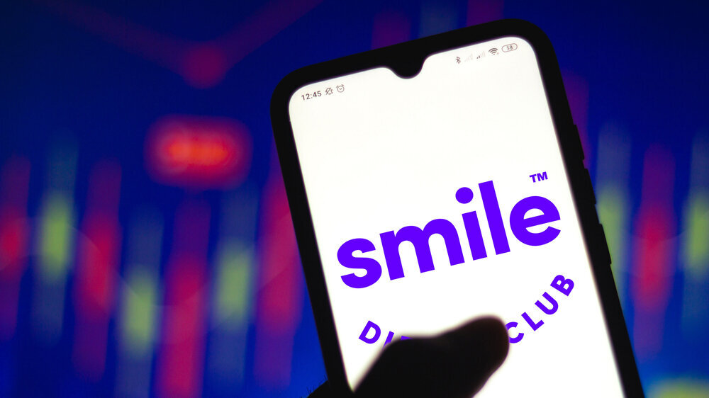 January 8, 2021, Brazil. In this photo illustration the SmileDirectClub logo seen displayed on a smartphone. SmileDirectClub