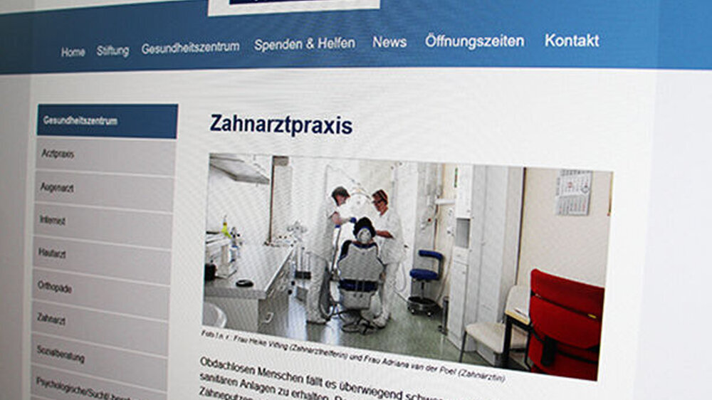 Mindestens einmal pro Woche bietet das Gesundheitszentrum für Obdachlose in Berlin-Mitte eine Sprechstunde an, die derzeit von zwei Zahnärzten und einer Zahnarzthelferin unterstützt wird. Außerdem stehen auch Augenärzte, Hautärzte, Internisten, Orth