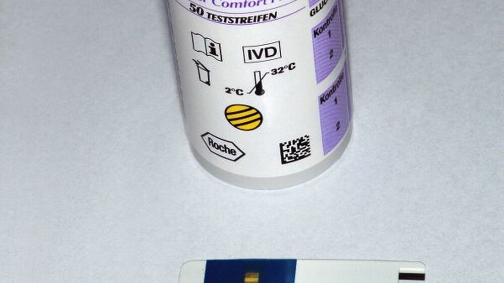 Mit 0,6 ml Blut kann innerhalb von fünf Sekunden die quantitative Blutzuckerbestimmung im Messbereich von 10 bis 600 mg/dl durchgeführt werden. |