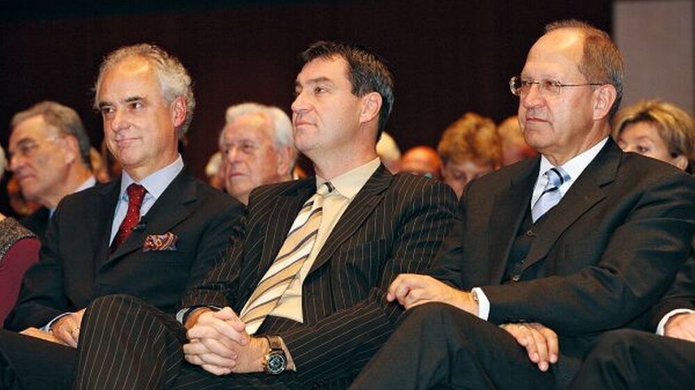 Kammerpräsident Michael Schwarz mit Staatsminister Dr. Markus Söder und BZÄK-Präsident Dr. Peter Engel (v.l.n.r.)