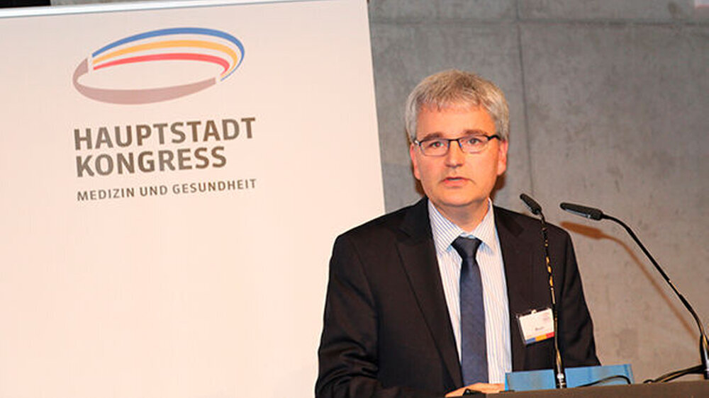 Wie kollegial man aufeinander zugeht, sei entscheidend für den Erfolg der Kooperationen von Ärzten und Zahnärzten in Pflegeheimen, sagte Manfred Mauer, Leiter der Landesgeschäftsstelle Hessen des Bundesverband privater Anbieter sozialer Dienste e. V.