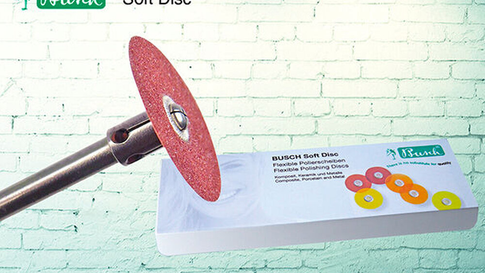 Für das Legen von Amalgam, dem Fertigstellen von direkten Komposit-Füllungen und dem Einsetzen von kleineren und größeren Gold-Füllungen bietet BUSCH mit den Soft Discs ein vierstufiges Poliersystem an.