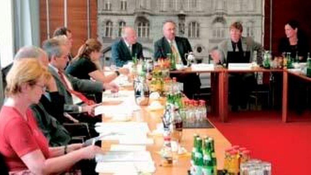 Standen der Presse Rede und Antwort: PD Dr. Frauke Müller, Universität Mainz, Dr. Dietmar Oesterreich, BZÄK Vizepräsident, Hans Brouwer und Michael Warncke, Colgate-Palmolive (v.r.n.l.).