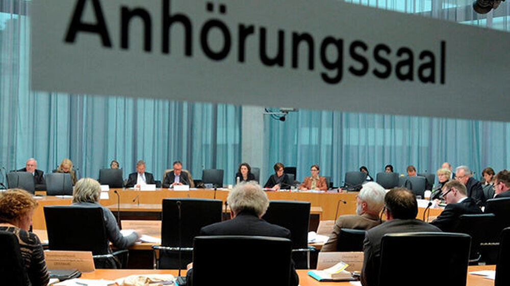 Für seine 19. Legislaturperiode hat der Deutsche Bundestag gestern insgesamt 23 ständige Ausschüsse eingesetzt. Der Ausschuss für Gesundheit hat 41 Mitglieder.