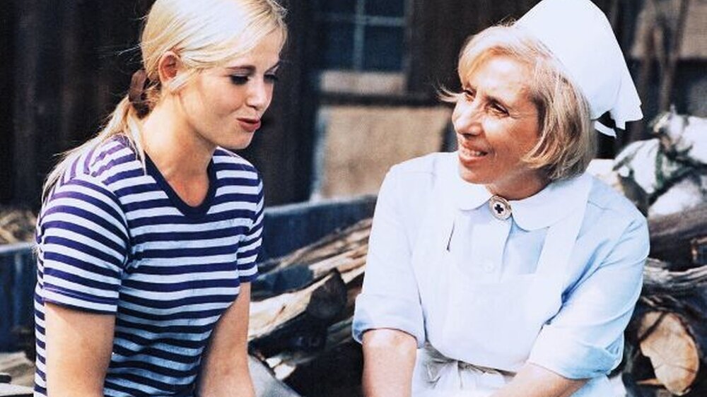 So sollte es nach Meinung der Ärzteschaft gerade nicht sein: Schwester Agnes, die resolute Gemeindeschwester aus dem DDR-Fernsehen der 70er-Jahre, besuchte ihre Patienten und behandelte sie. Die Ärzte plädieren für Delegation statt Substitution und