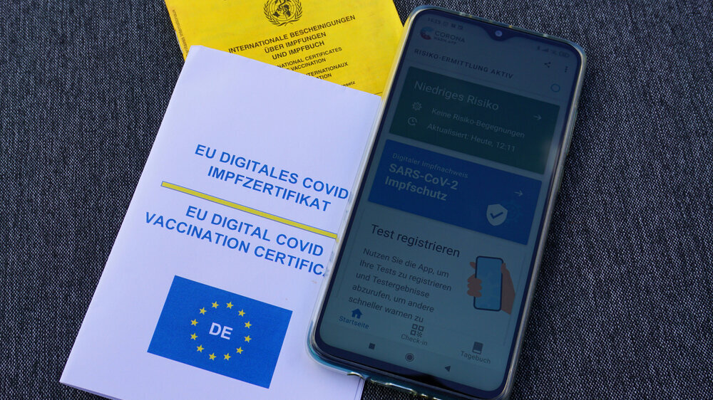 „Ihr Zertifikat läuft in Kürze ab“ - diese Meldung wird In nächster Zeit bei immer mehr Bürgern mit Corona-Warn-App auf dem Handy erscheinen.