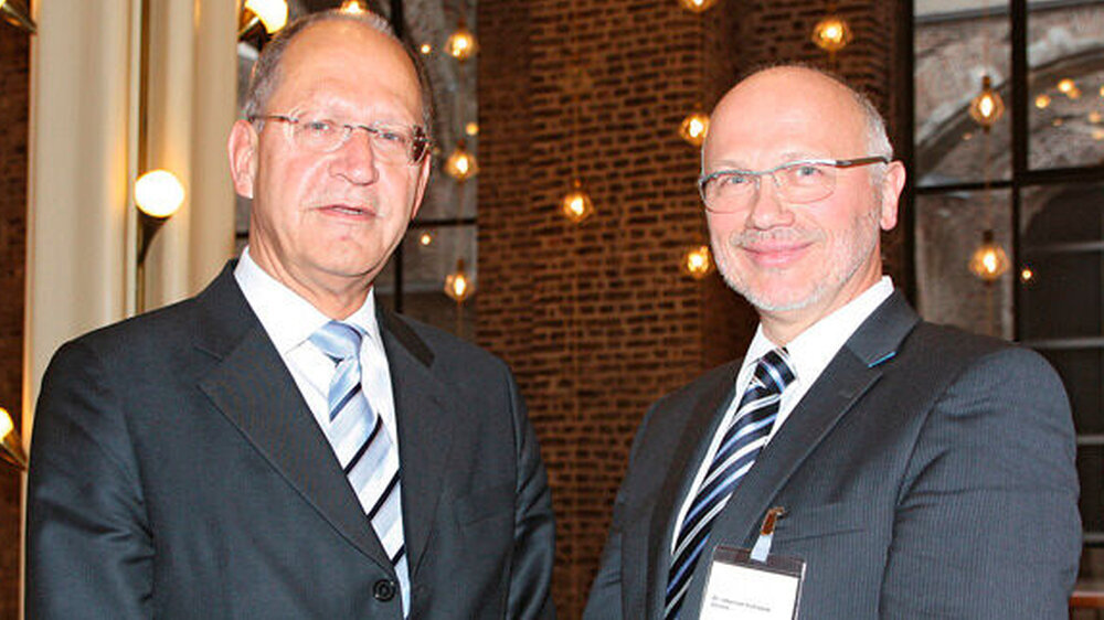 Dr. Peter Engel (l.), Präsident der Bundeszahnärztekammer, und Dr. Johannes Szafraniak, Präsident der ZÄK Nordrhein.
