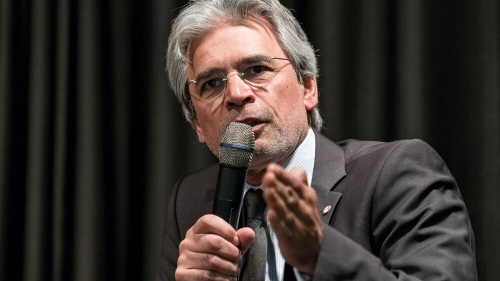 Prof. Dr. Dr. Ralf J. Radlanski ist neuer Präsident der Deutschen Gesellschaft für Aligner Orthodontie e.V. Prof. Dr. Dr. Ralf J. Radlanski ist neuer Präsident der Deutschen Gesellschaft für Aligner Orthodontie e.V.