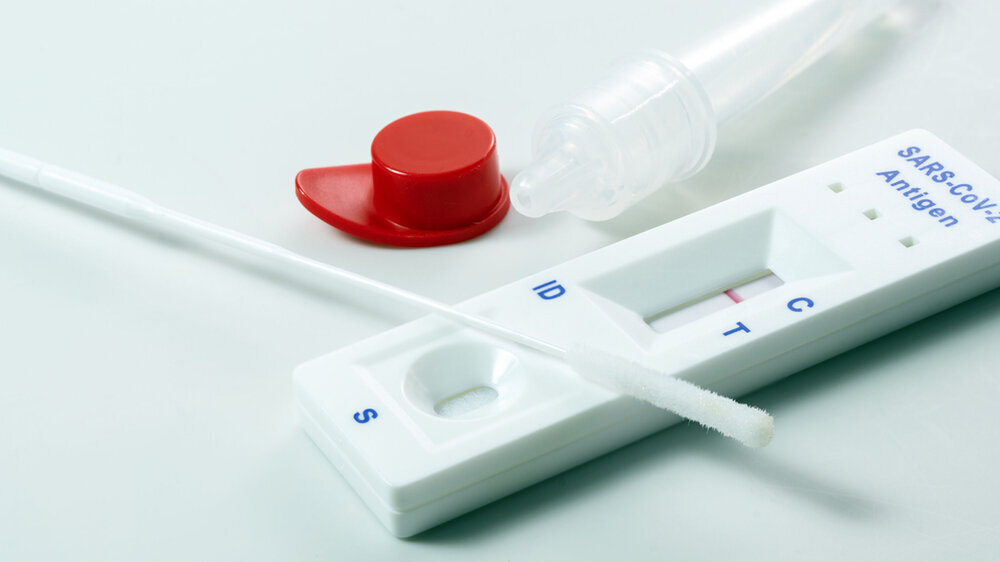Antigen-Schnelltest auf SARS-CoV-2 Antigen-Schnelltest auf SARS-CoV-2