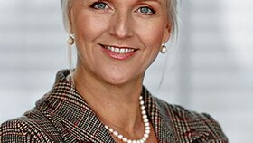 Dr. Angelika Brandl-Riedel, Schatzmeisterin DÄB
