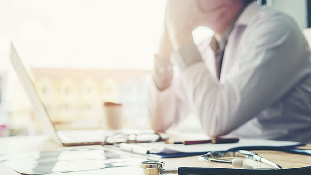 Wie stark beeinträchtigt die Corona-Lage die Arbeit in der Gesundheitsversorgung, wollte die Stiftung Gesundheit mit ihrer repräsentativen Befragung herausfinden.