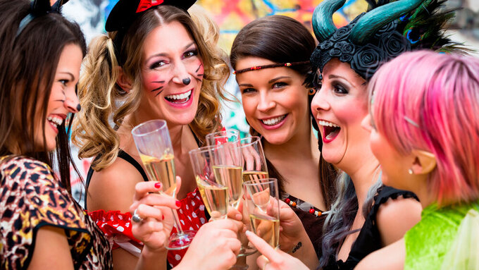 Frauen feiern Karneval