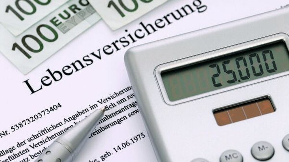 Vom Blockbuster zum Auslaufmodell? Ob sich die Lebensversicherung tatsächlich noch rechnet, hängt vom Einzelfall ab, und sollte immer wieder auf den Prüfstand gestellt werden.