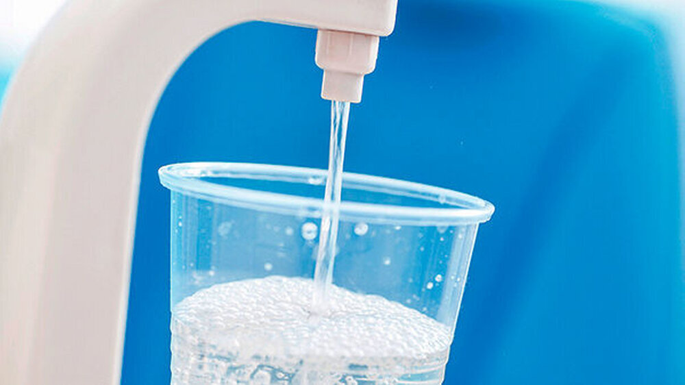 Das Wasser, das bei der Behandlung von Patienten eingesetzt wird, muss hygienisch einwandfrei sein. Was das heißt, bestimmt eine Vielzahl von Regeln aus unterschiedlichen Rechtsquellen, die in der neuen AWMF-Leitlinie praxisnah für den Zahnarzt aufberei