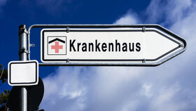 Krankenhaus Schild Wegweiser Krankenhausreform