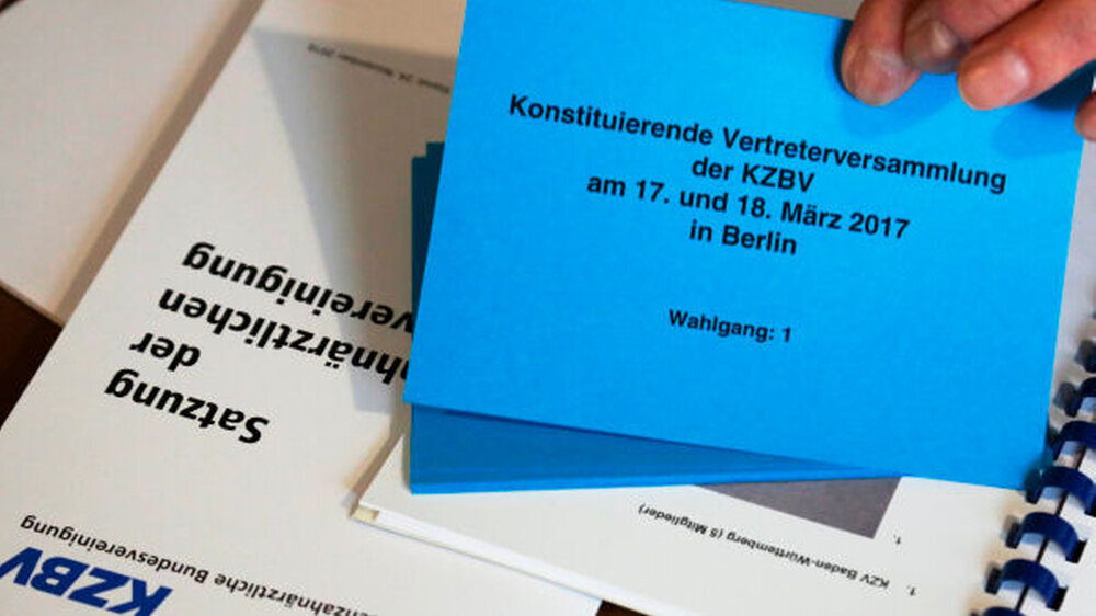 Das ist heute ein wichtiger Termin: Schließlich werden die Vorstände der KZBV und ihrer Vertreterversammlung samt Stellvertreter für die nächste Amtsperiode gewählt.