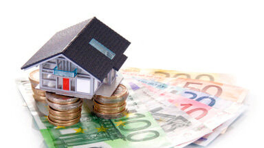 Wer vorzeitig einen Vertrag zur Immobilienfinanzierung auflösen möchte, hat meist eine recht hohe Vorfälligkeitsentschädigung an die Bank zu zahlen. |