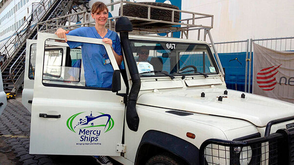 Britta Brüggemann war als ehrenamtlich tätige ZFA bereits mehrfach an Bord der Africa Mercy, dem größten privaten Hospitalschiff der Welt. Eine Erfahrung, die wir mit unserer Verlosung zwei ZFA für jeweils zwei Wochen kostenlos ermöglichen. Die Kost