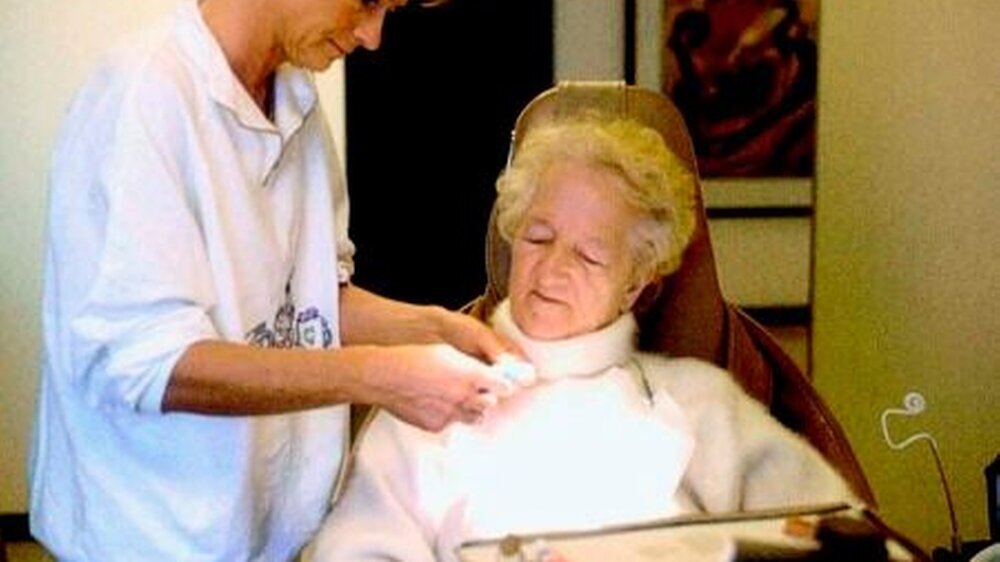 Seniorenzahnheilkunde: Ein Bereich der Zahnmedizin, der angesichts demografischer Entwicklung an Bedeutung zunimmt.