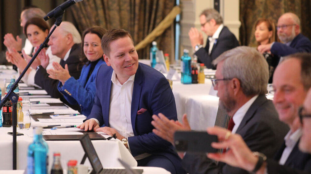 BMG-Staatssekretär Tino Sorge auf der VV der KZBV in Berlin 2025