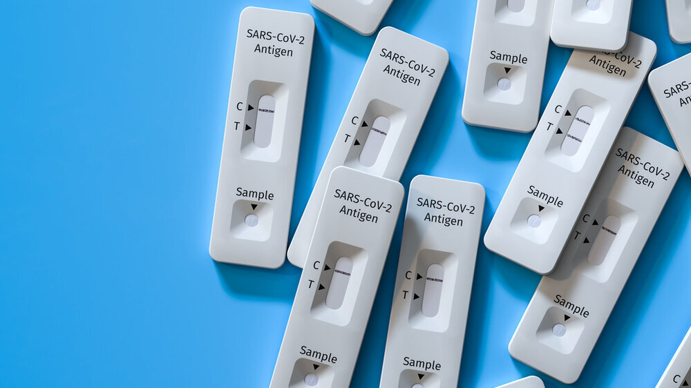 Welchen Nutzen hatten die Antigentests? Das RKI stellt die Ergebnisse einer Umfrage zum Einsatz von Antigen-Point-of-Care-Tests (POCT) in Einrichtungen in Deutschland vor.