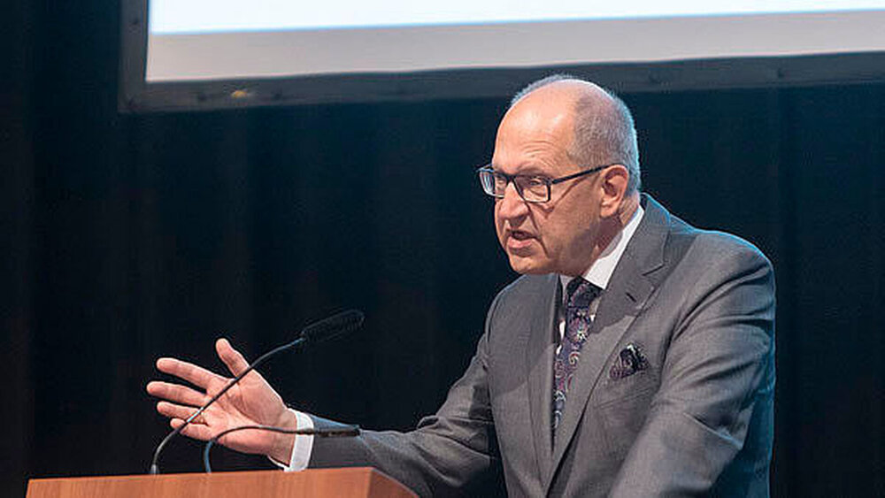 Dr. Peter Engel: „Nur durch das Handeln nach einer freiberuflich-ärztlichen Verantwortung und Ethik können wir unsere Unabhängigkeit bewahren und Konzepte zur Sicherung einer qualitativ hochwertigen Versorgung entwickeln.“ |