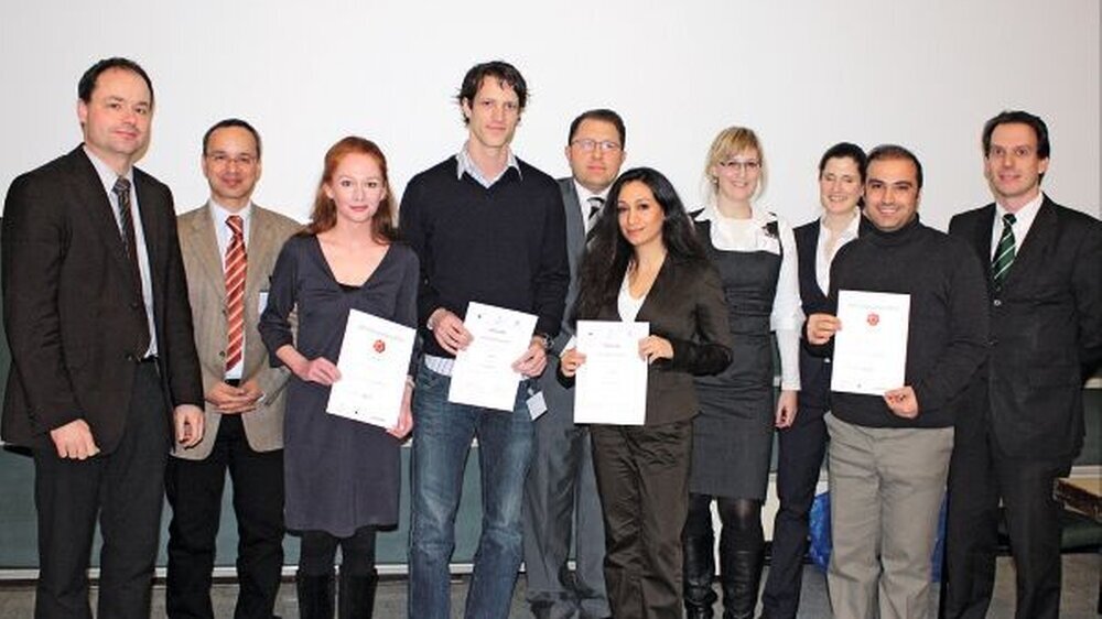 Preisverleihung auf der 42. AfG-Jahrestagung: (v.l.n.r.) Dr. Th. Poth (GABA), Prof. Dr. J. Deschner (2. Vorsitzender AfG), Dr. A. Konermann (1. Posterpreis), Dr. S. Schulz (1. Vortragspreis), Prof. Dr. W. Götz (1. Vorsitzender AfG), Dr. S. Said Yekta (1.