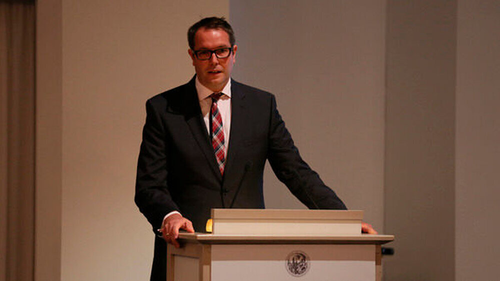 Der rheinland-pfälzische Sozialminister Alexander Schweitzer sprach ein Grußwort.