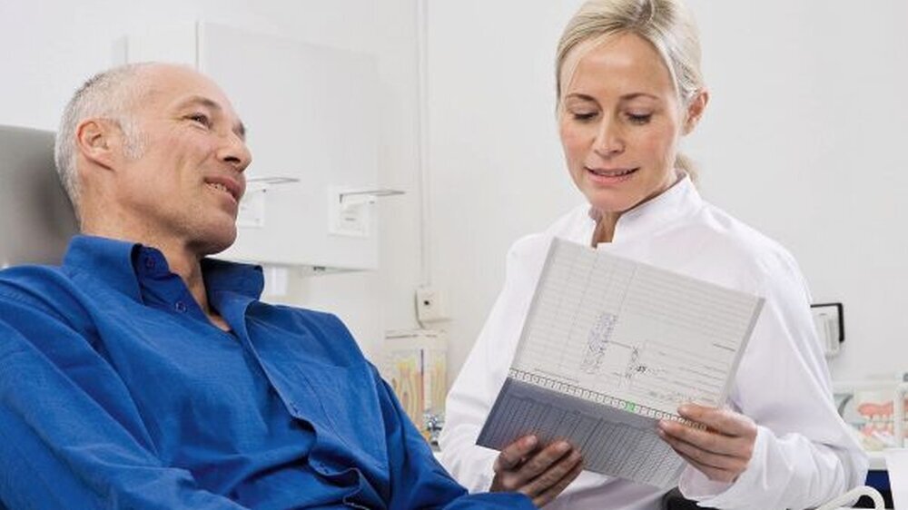 „Hvordan har du det?“ Dänischkenntnisse sind für die Praxismitarbeiter wichtig, aber nicht unabdingbar. Auf die Frage nach dem allgemeinen Befinden können manche Patienten auch auf deutsch antworten.
