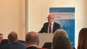 KZBV-Chef Martin Hendges bei der 8. Vertreterversammlung