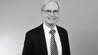 Zahnarzt Dr. Dr. Heinrich Schneider
