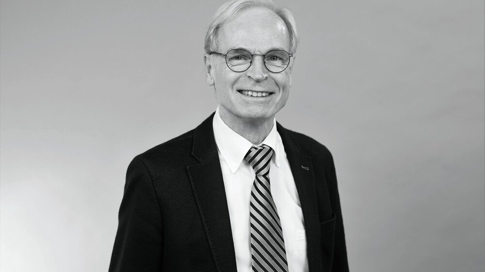 Zahnarzt Dr. Dr. Heinrich Schneider