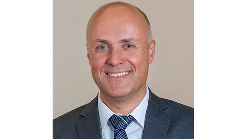 Mit Dr. Mathias Höschel ist wieder ein Zahnarzt im Bundestag.