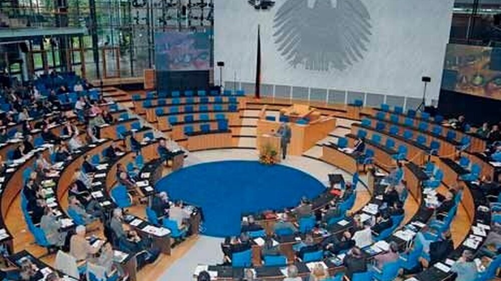 Parodontologietagung rund um die Periimplantitis im „ehemaligen” Plenarsaal in Bonn
