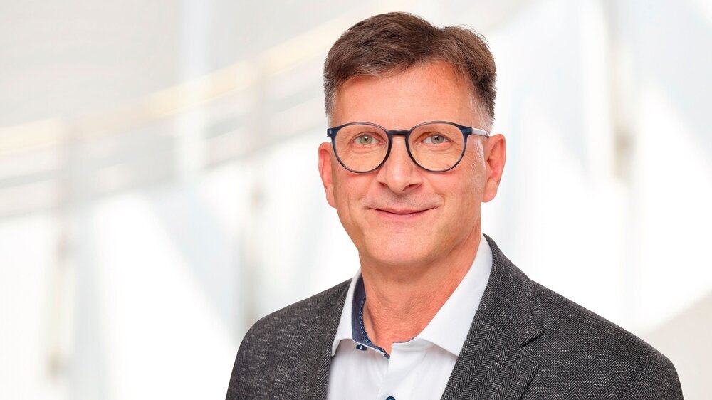 Dr. Ralf Kulick ist neuer Präsident der Thüringer Zahnärzte Dr. Ralf Kulick ist neuer Präsident der Thüringer Zahnärzte
