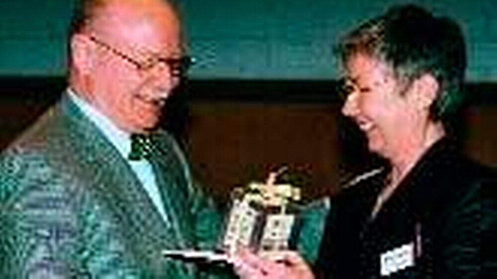 KZV-Chef Dr. Peter Kriett (l.) und Tagungsleiterin Dr. Dagmar Thürkow freuten sich über den Besucherrekord