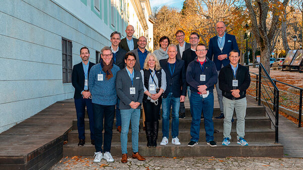Die deutsch(sprachig)en Experten auf dem Leitlinien-Workshop der EFP (v.l.n.r.): Prof. Falk Schwendicke, Prof. Søren Jepsen, Prof. Sebastian Paris, Prof. Henrik Dommisch, Dr. Jan Derks, Prof. Bilal Al-Nawas, PD Karin Jepsen, Prof. Bettina Dannewitz, Prof