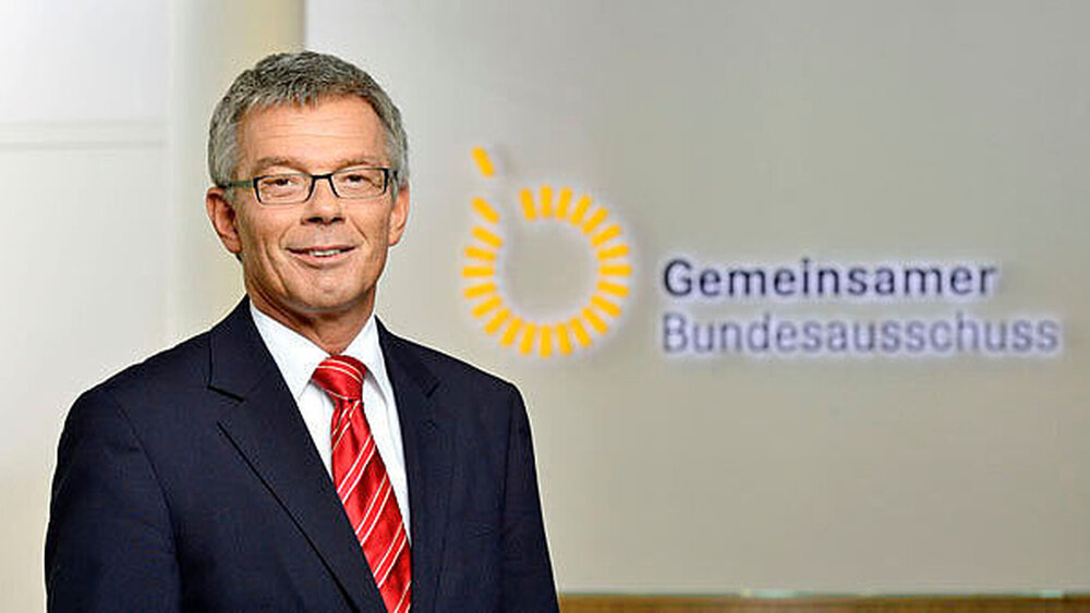 Prof. Josef Hecken war von 2008 bis 2009 Präsident des Bundesversicherungsamts, bis 2012 Staatssekretär im BMG und ist seitdem Unparteiischer Vorsitzender des Gemeinsamen Bundesausschusses. |