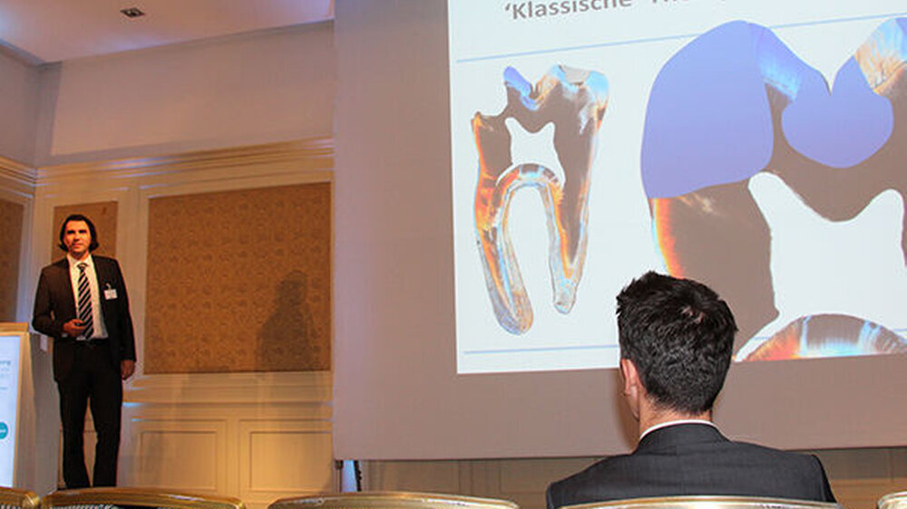 Wie sich die noch junge Methode der Kariesinfiltration entwickelt, skizzierte einer ihrer Erfinder, Prof. Hendrick Meyer-Lückel aus Bern. Aus seiner Sicht ist diese mikroinvasive Methode in einem frühen Stadium der Karies (caries progressiva superficial