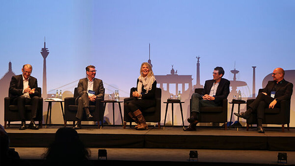 Ständige Verbesserung: Die Diskussionsrunde mit den Zahnärzten Dr. Sonja Guopil und Dr. Martin Burkhart, ZTM Alexander Illmann und Patrick Saasen, Geschäftsführer der Dr. Eichenseer-Kliniken, versuchte herauszuarbeiten, in welchen Bereichen Henry Sche