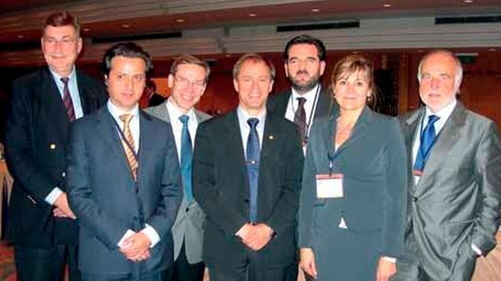 Die CED-Spitze mit neuen und alten Mitgliedern (v.l.n.r.): Vizepräsident Prof. Dr. Wolfgang Sprekels, Präsident Dr. Orlando Monteira da Silva, Dr. Matti Pöyri, Dr. Roland Svensson, Dr. Piret Väli und Dr. Jiri Pekarek. Dr. Tom Feeneey und Dr. Francisco