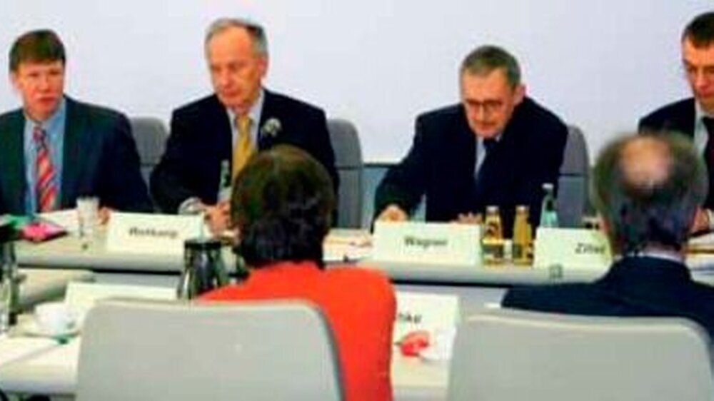 Das Podium auf der Koordinierungskonferenz: Prof. Dr. Thomas Kocher, Dr. Dietmar Oesterreich, Dr. Dr. Jürgen Weitkamp, Dr. Andreas Wagner, Kammerpräsident Thüringen, und neuer BZÄKVorstandsreferent für Alters- und Behindertenzahnheilkunde, Dr. Sebast