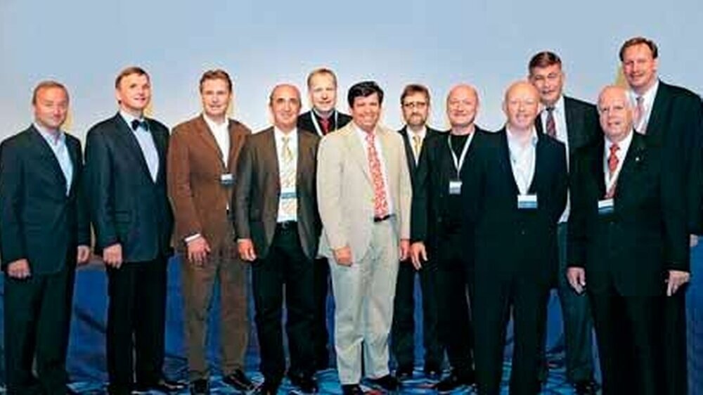 Abbildung 1: Referenten der 15. DGCZ-Jahrestagung 2007 (v.l.n.r.): Zahnarzt P. Neumann, Berlin, Prof. Meyer, DGZMK, Dr. Schweppe, Fröndenberg, Prof. Arnetzl, Graz, Dr. Fritzsche, Hamburg, Dr. Schenk, Köln, Prof. Kern, Kiel, Dr. Reiss, Malsch, Dr. Kirked