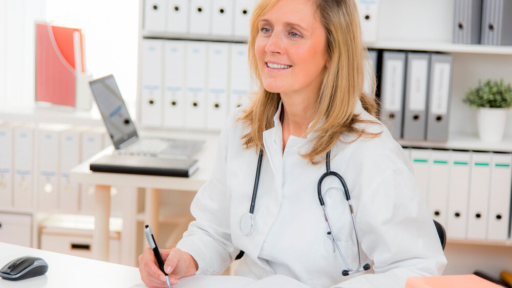 fachärztin im gespräch