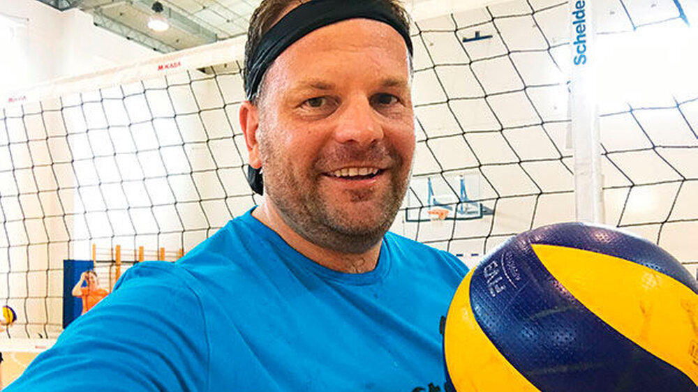Sechs Medaillen holte Dr. Frank Schleenbecker aus Berg bei Ravensburg – im Volleyball belegte seine Mannschaft den zweiten Platz.